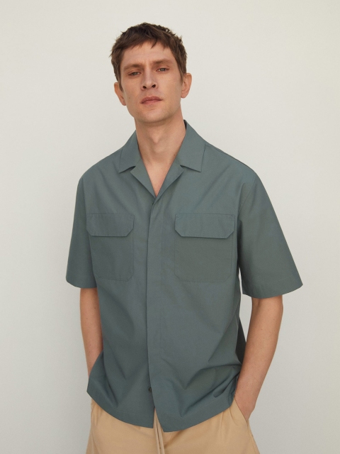 

MANGO MAN Green Solid Casual Sustainable Shirt