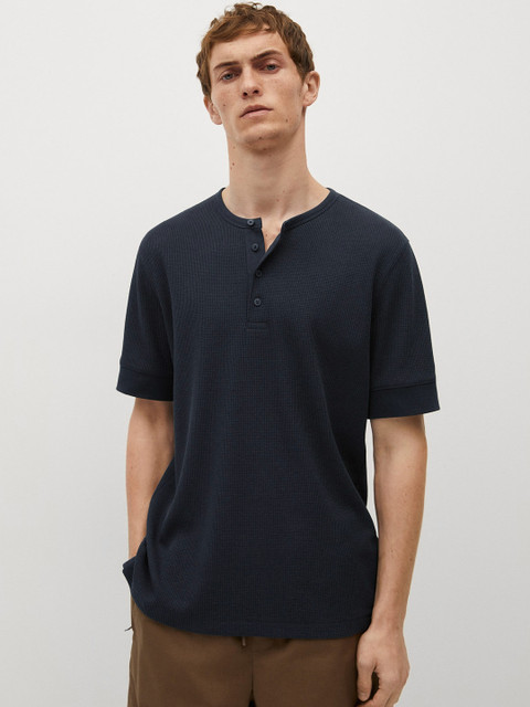 

MANGO MAN Navy Blue Sustainable Cotton Henley Neck Drop-Shoulder Sleeves T-shirt