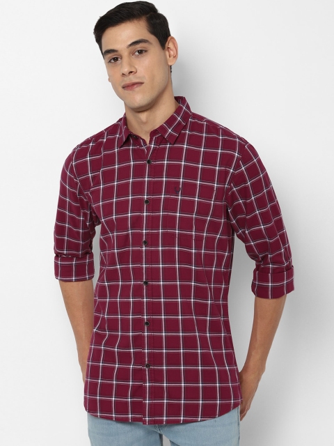 

Solly Jeans Co Men Maroon Windowpane Checked Casual Shirt