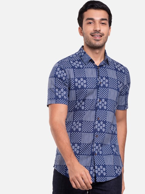 

Bewakoof Men Blue Printed Casual Shirt