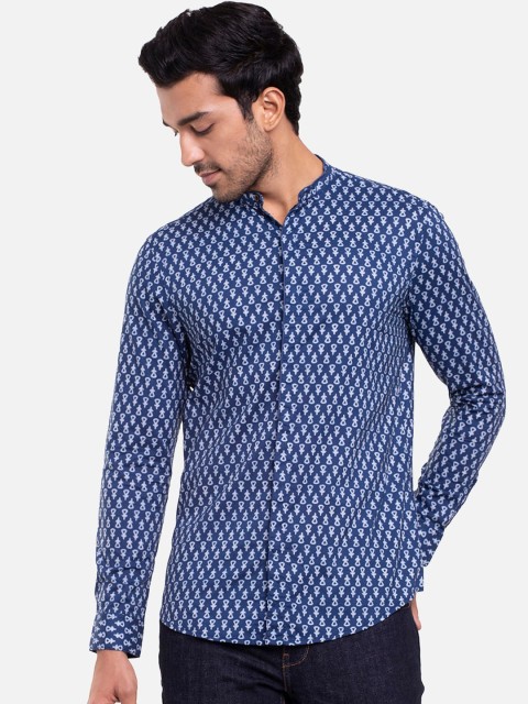 

Bewakoof Men Blue Printed Casual Shirt