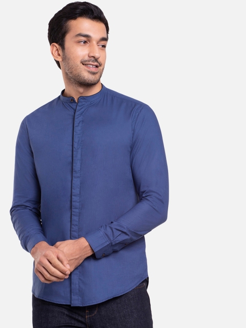 

Bewakoof Men Navy Blue Solid Mandarin Collar Casual Shirt