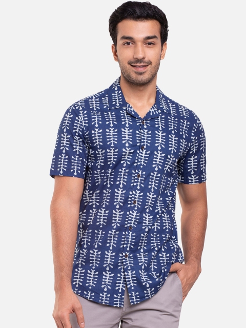 

Bewakoof Men Blue & White Ethnic Motifs Printed Casual Shirt