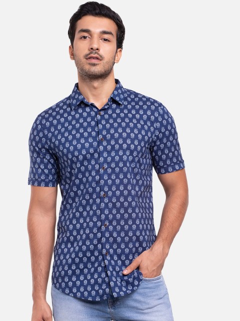 

Bewakoof Men Blue Ditsy Printed Casual Shirt
