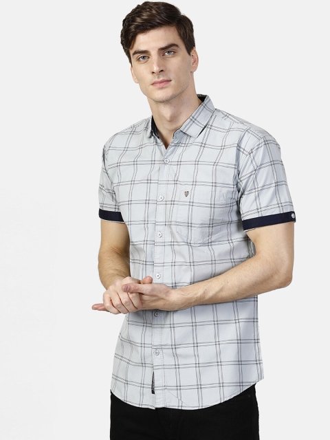 

V2 Value & Variety Men Blue Checked Casual Shirt