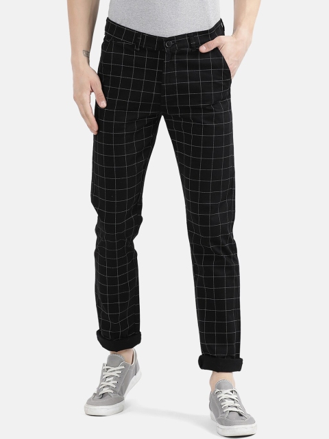 

V2 Value & Variety Men Black Checked Trousers