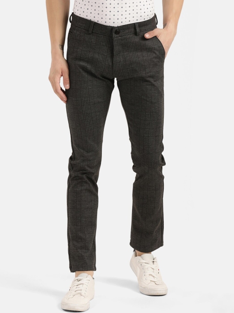 

V2 Value & Variety Men Black Trousers