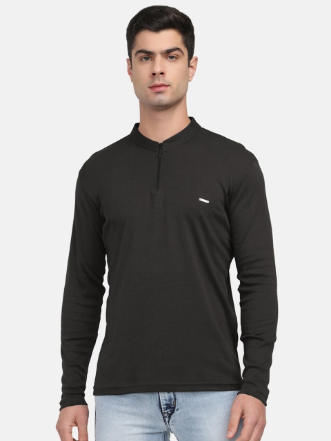 

V2 Value & Variety Men Grey Mandarin Collar Cotton T-shirt
