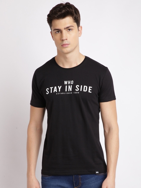 

MASH UNLIMITED Men Black & White Typography Printed Slim Fit T-shirt