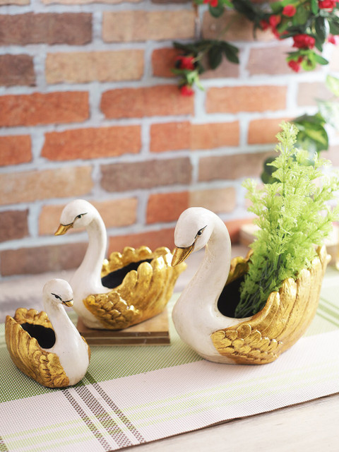 

CraftVatika Set Of 3 Beige & Gold-Toned Swan Decorative Showpieces