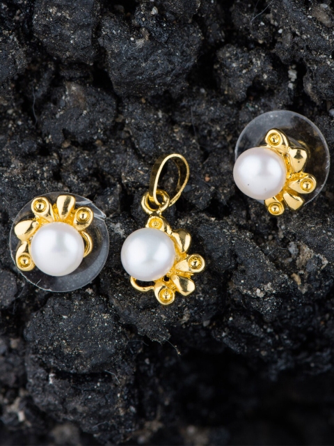 

Alankruthi Gold-Plated Pearl Pendant Set