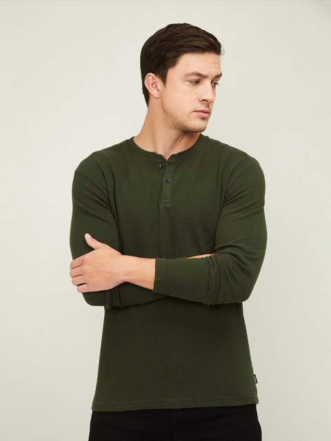 

Denimize by Fame Forever Men Olive Green Solid Henley Neck Slim Fit T-shirt