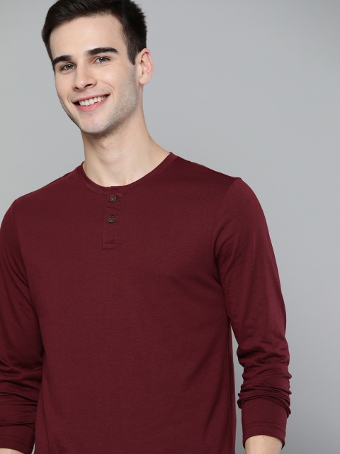 

Mast & Harbour Men Maroon Solid Henley Neck T-shirt