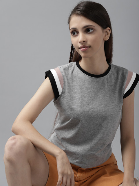 

UTH by Roadster Girls Grey Melange Solid Round Neck T-shirt