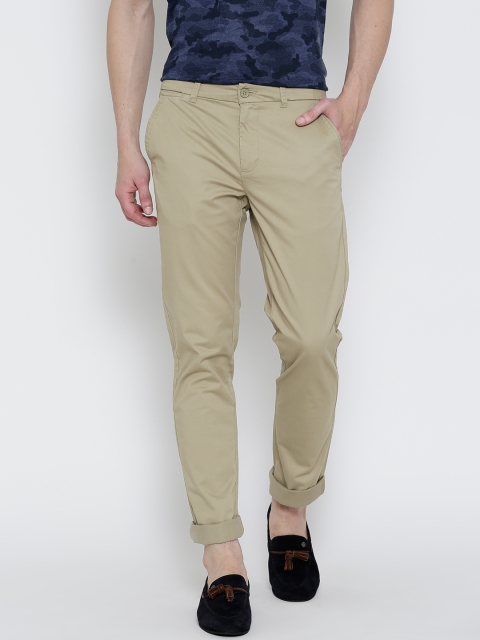 

United Colors of Benetton Men Beige Solid Slim Chino Trousers