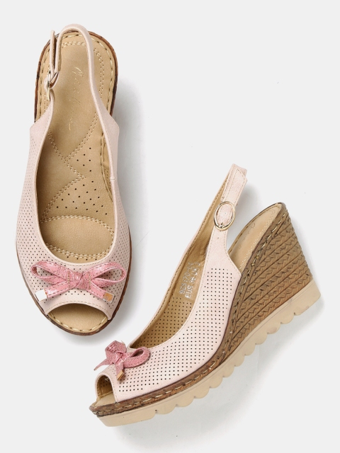 

Mast & Harbour Women Pink Perforated Wedges