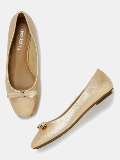 

DressBerry Women Muted Gold-Toned Square-Toed Textured Ballerinas