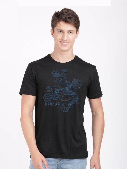 

MASH UNLIMITED Men Black & Blue Printed Slim Fit T-shirt