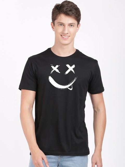 

MASH UNLIMITED Men Black & White Printed Slim Fit T-shirt