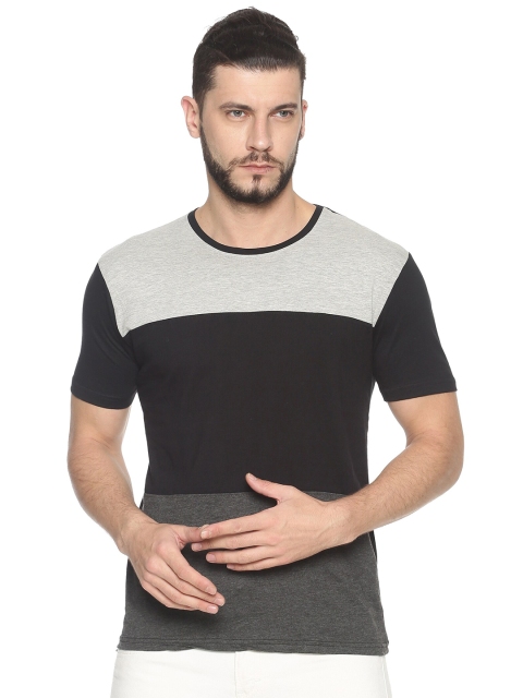 

MASH UNLIMITED Men Grey Melange & Black Colourblocked Slim Fit T-shirt