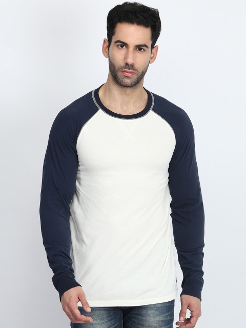 

LINDBERGH Men Off White & Navy Blue Colourblocked Slim Fit Cotton T-shirt