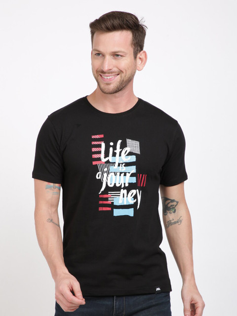 

MASH UNLIMITED Men Black Typography Printed Slim Fit T-shirt