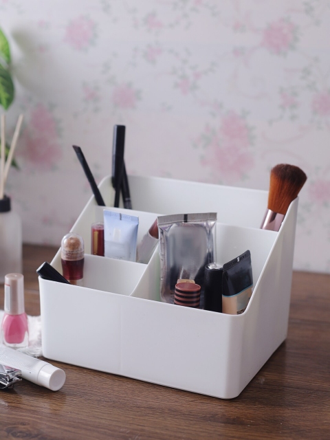 

House Of Accessories White Solid Desk Organiser