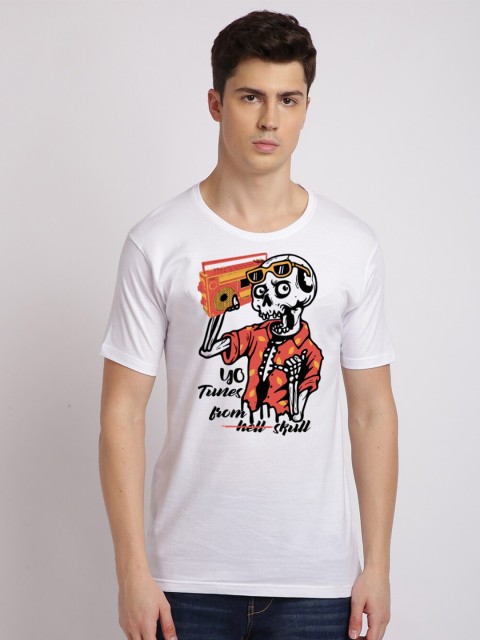

MASH UNLIMITED Men White & Black Printed Slim Fit T-shirt