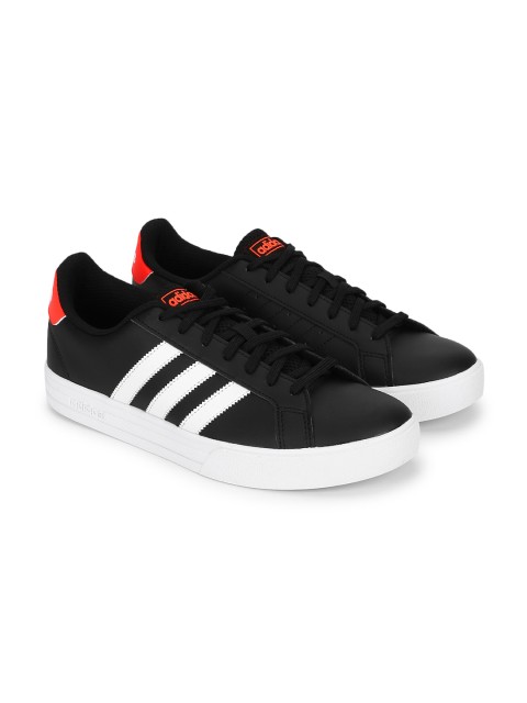 

ADIDAS Men Black & White Strret Icon M Running Shoes