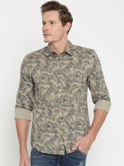 

Jack & Jones Men Beige Slim Fit Printed Casual Shirt