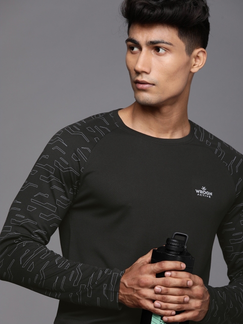 

WROGN ACTIVE Men Black Printed Slim Fit T-shirt