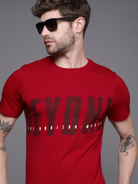 

WROGN Men Red Typography Printed Slim Fit Casual T-shirt
