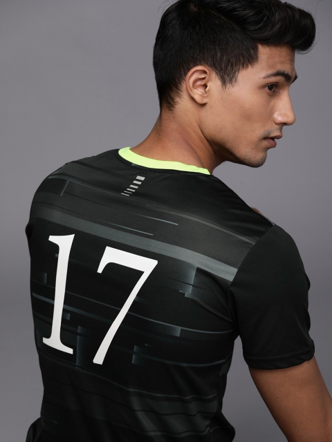 

WROGN ACTIVE Men Black Brand Logo Printed Slim Fit T-shirt