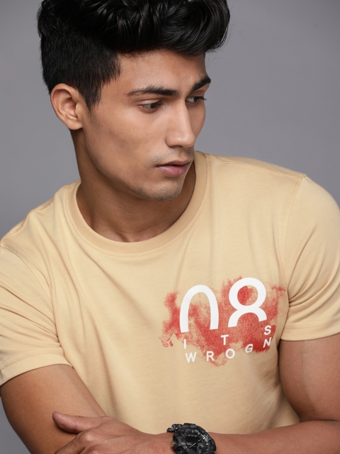 

WROGN Men Beige Typography Printed Slim Fit T-shirt