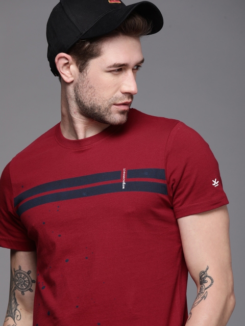

WROGN Men Maroon Navy Blue Colourblocked Slim Fit Pure Cotton- Pure Cotton T-shirt