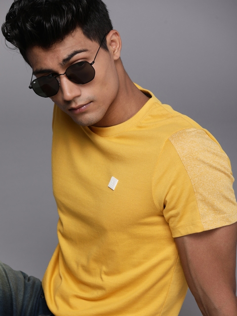 

WROGN Men Yellow Solid Slim Fit T-shirt