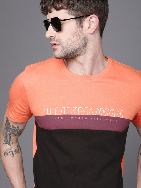 

WROGN Men Peach-Coloured Black Colourblocked Slim Fit Pure Cotton T-shirt