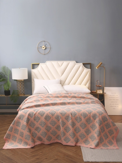 

URBAN DREAM Peach-Coloured & Grey Geometric AC Room 210 GSM Double Bed Dohar