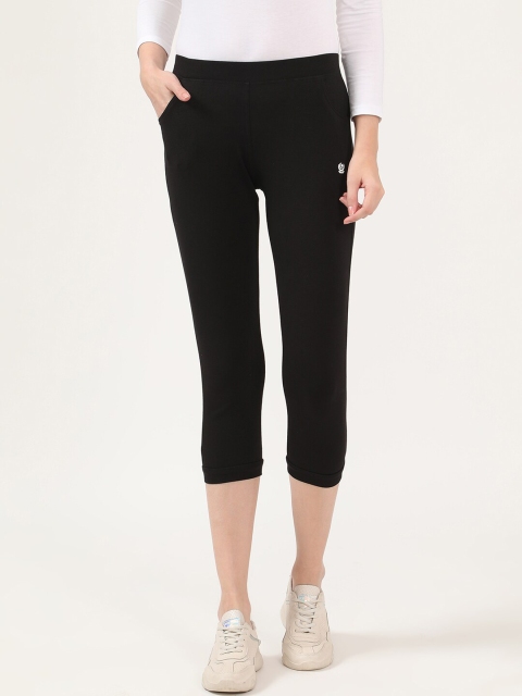

V2 Value & Variety Women Black Capris
