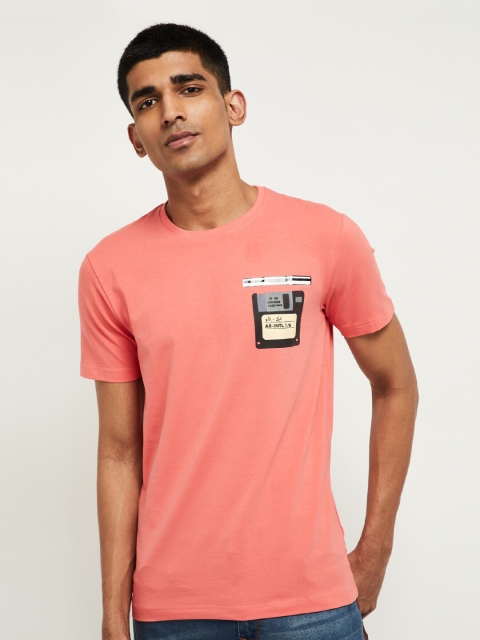 

max Men Red Typography Applique T-shirt