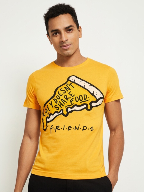 

max Men Yellow Printed Applique T-shirt