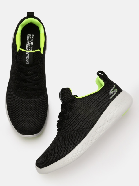 

Skechers Men Black GO RUN 600-DEFIANCE Goga Mat Running Shoes