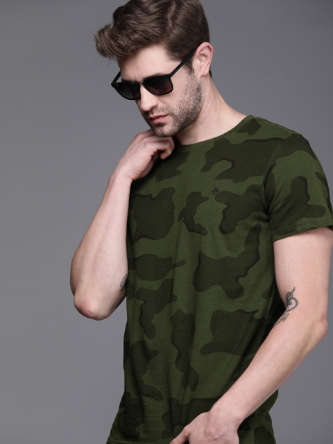 

WROGN Men Olive Green Black Camouflage Printed Slim Fit Pure Cotton T-shirt
