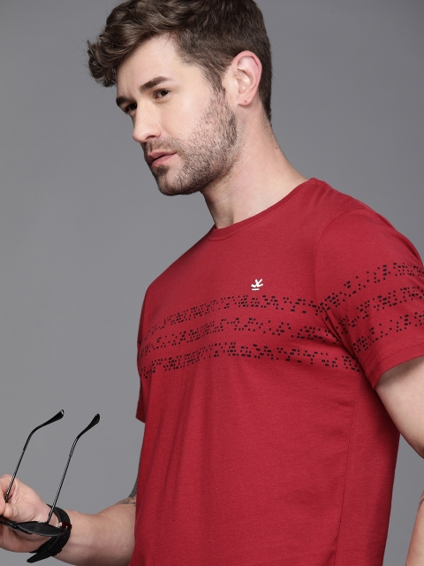 

WROGN Men Red & Black Printed Slim Fit Pure Cotton T-shirt
