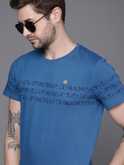 

WROGN Men Blue Typography Printed Slim Fit T-shirt