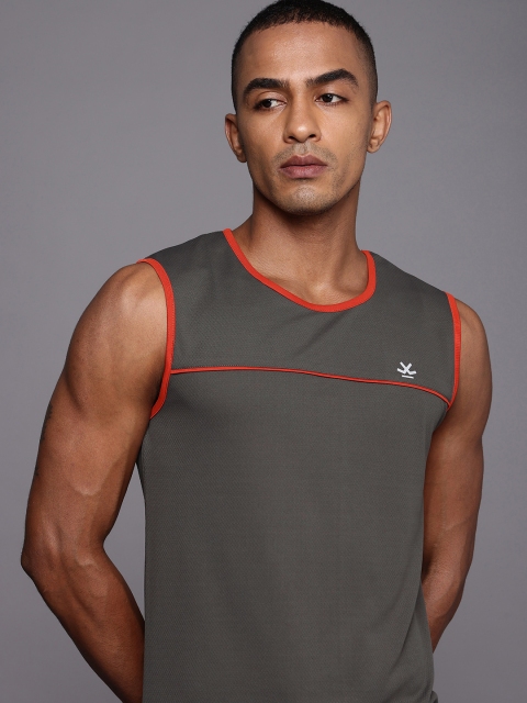 

WROGN ACTIVE Men Charcoal Grey Slim Fit Solid Round Neck T-shirt