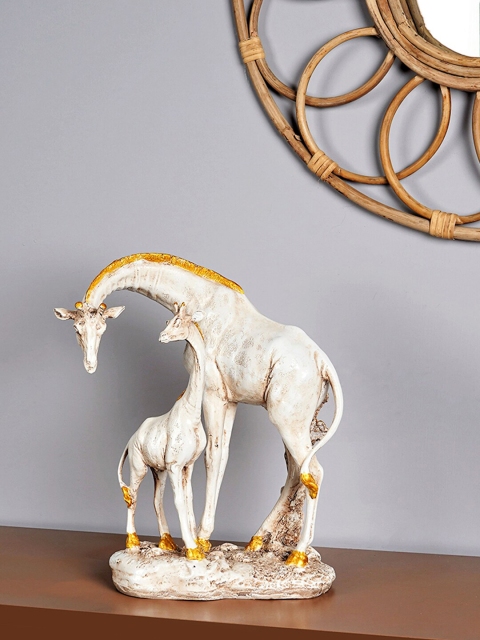 

THE ARTMENT White & Gold-Toned Baby & Mom Giraffe Fengshui Table Accent Showpiece