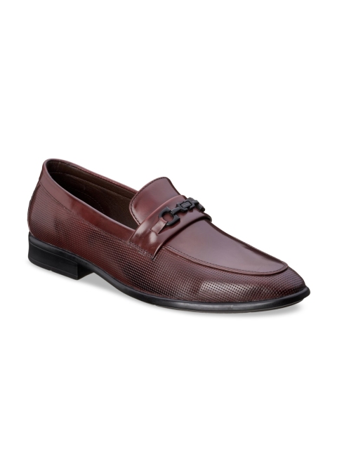 

Duke Men Maroon Textured Loafers