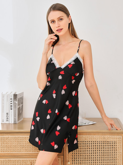 

URBANIC Black & Red Heart Printed Above Knee Length Nightdress