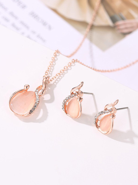 

URBANIC Rose Gold-Toned & Peach-Coloured Stone-Studded Beaded Jewellery Set